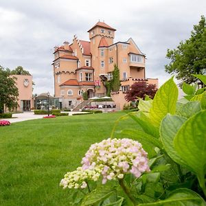 Hotel Schloss Moenchstein